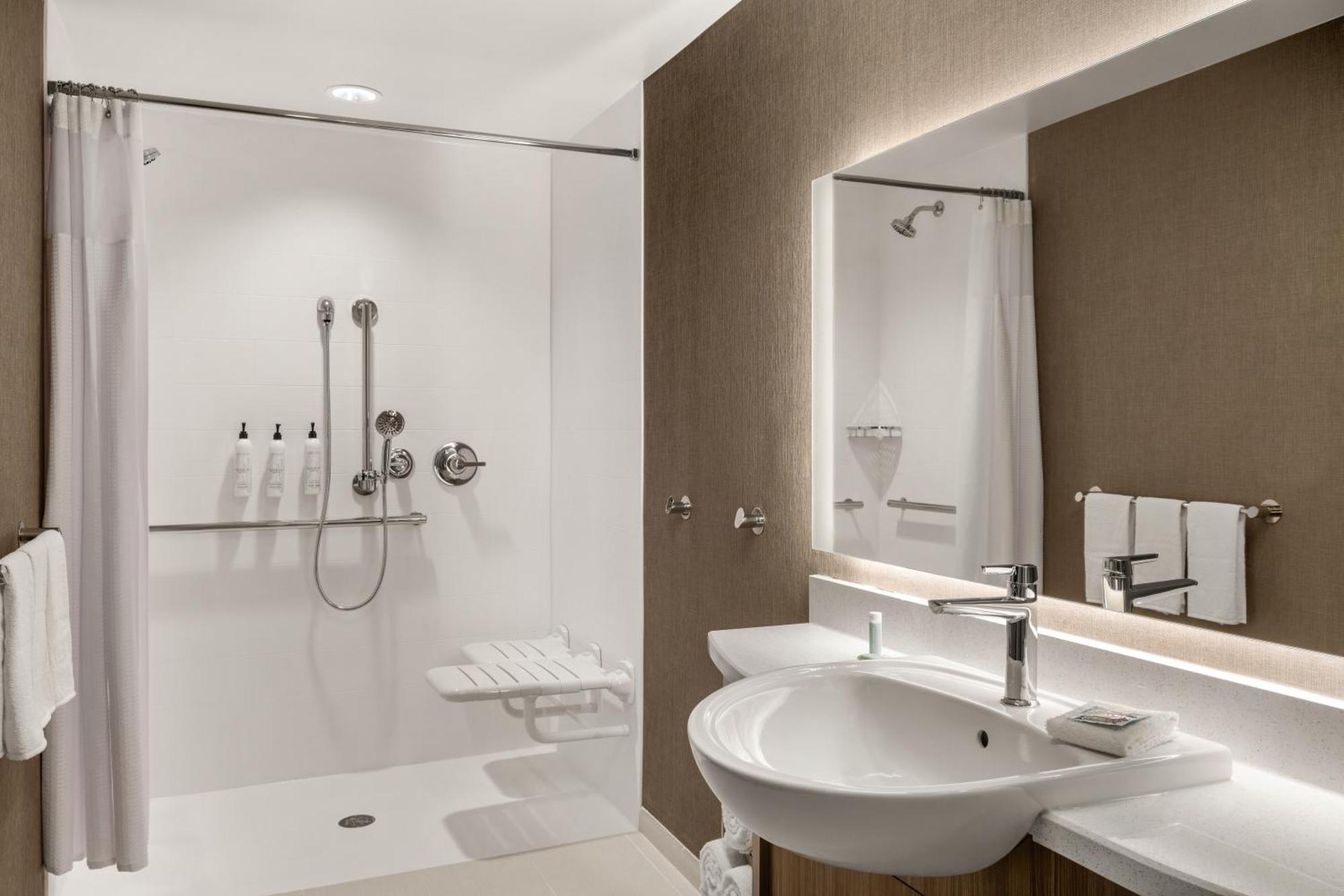 Springhill Suites By Marriott Menomonee Falls Esterno foto