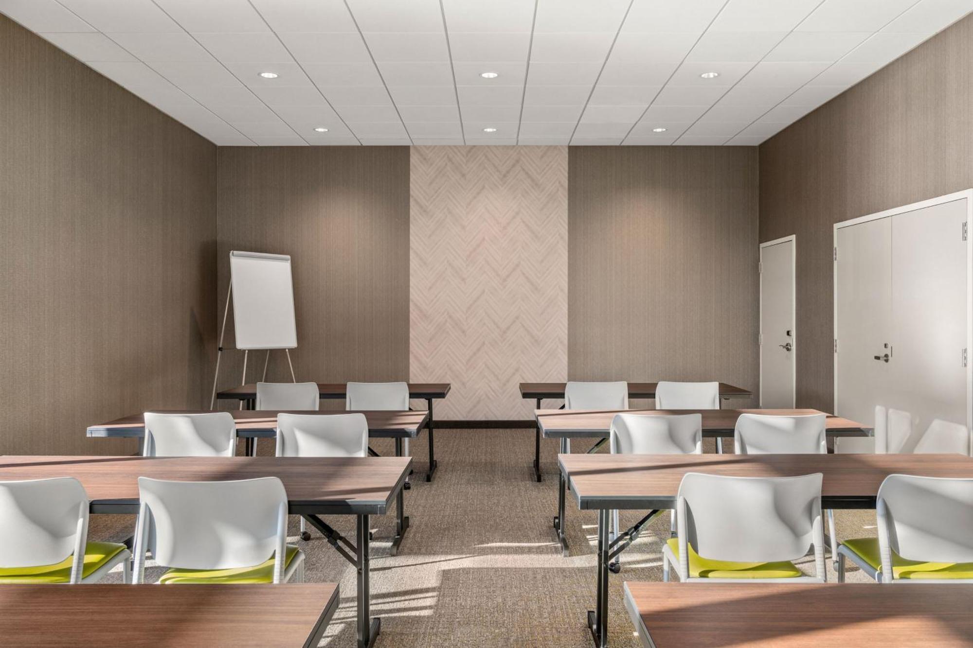 Springhill Suites By Marriott Menomonee Falls Esterno foto