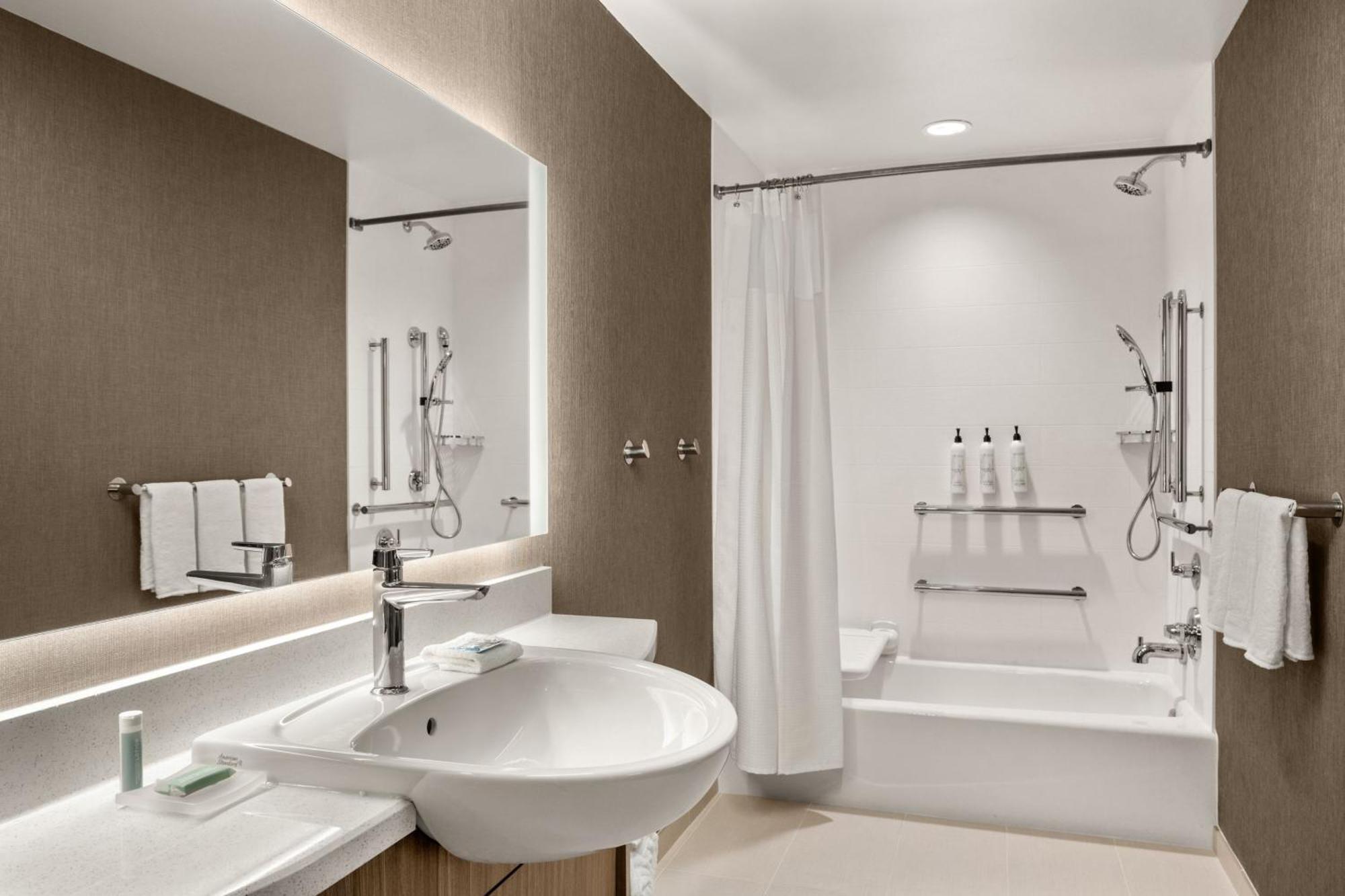 Springhill Suites By Marriott Menomonee Falls Esterno foto